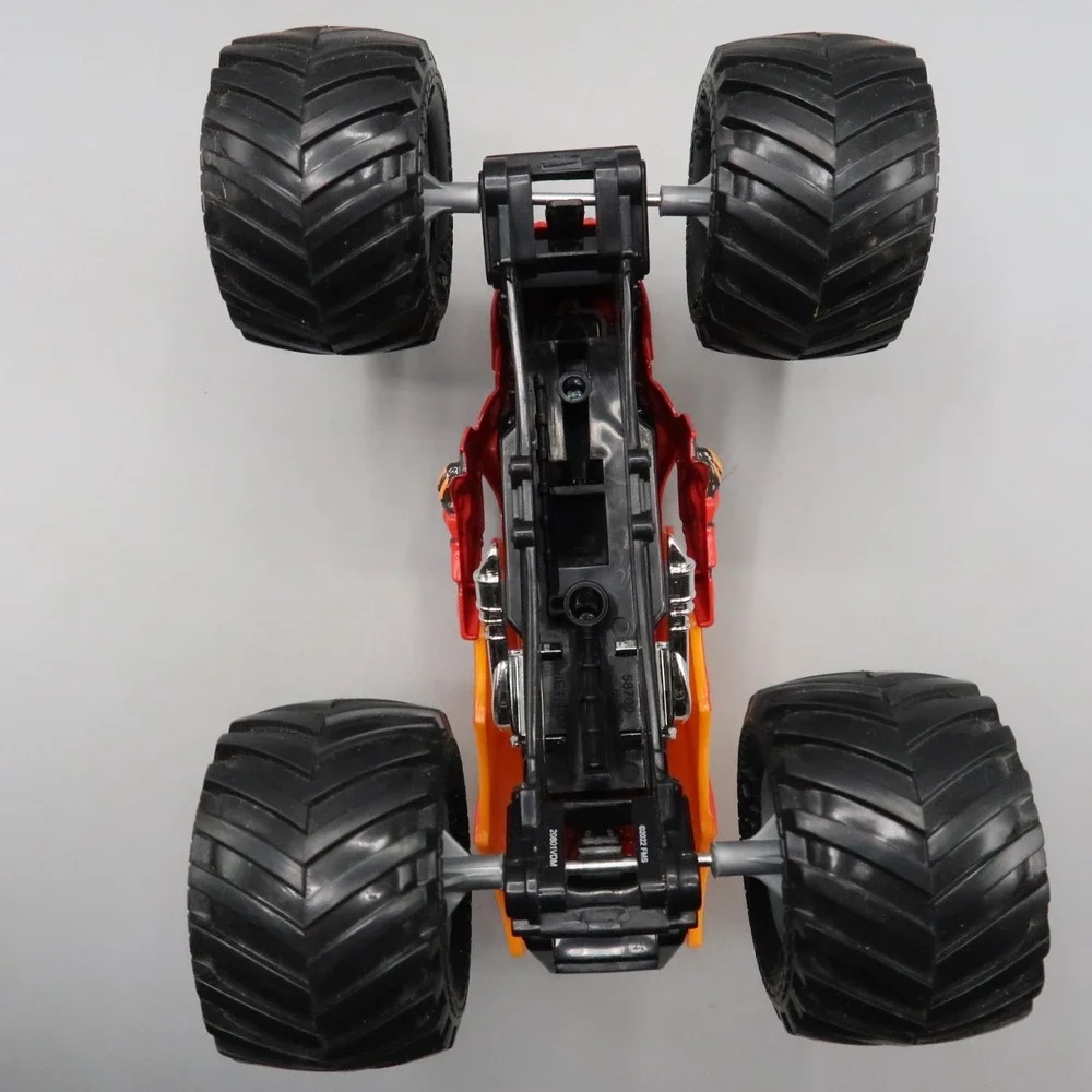 Hot Wheels Monster Jam Bakugan Dragonoid 1:24 Monster Truck